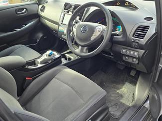 2017 NISSAN leaf - Thumbnail