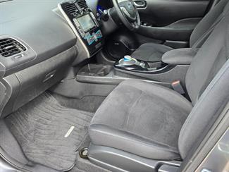 2017 NISSAN leaf - Thumbnail