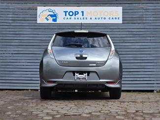 2017 NISSAN leaf - Thumbnail