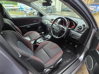 2004 Mazda AXELA - Thumbnail