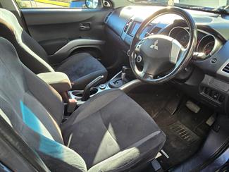 2006 Mitsubishi Outlander - Thumbnail