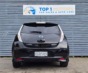 2017 Nissan LEAF - Thumbnail