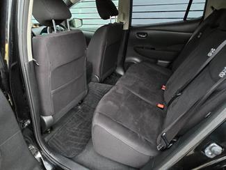 2017 Nissan LEAF - Thumbnail