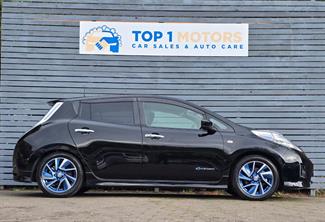2017 Nissan LEAF - Thumbnail