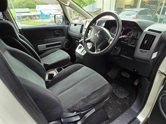 2008 MITSUBISHI Delica - Thumbnail