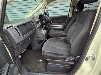 2008 MITSUBISHI Delica - Thumbnail