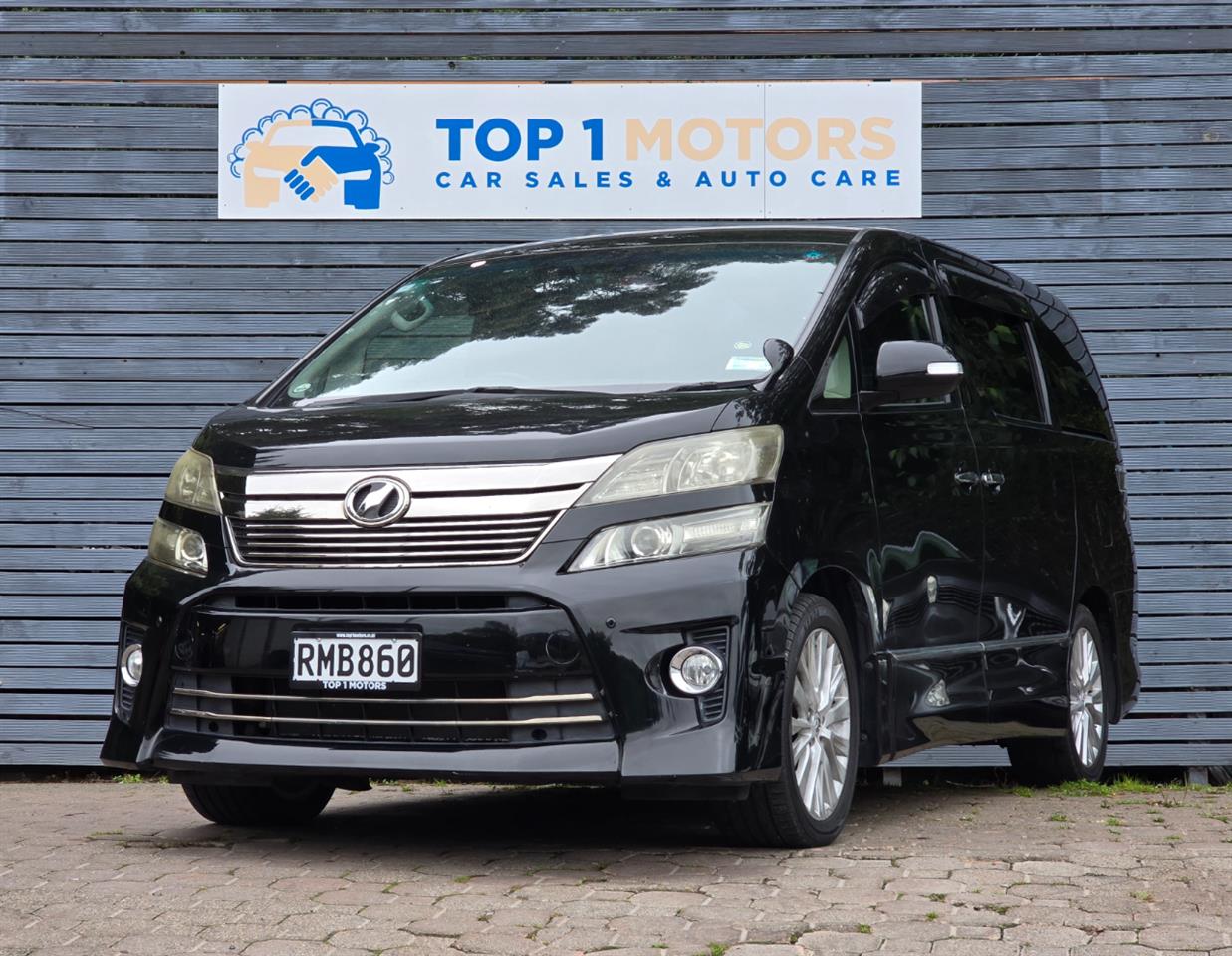 2013 Toyota vellfire