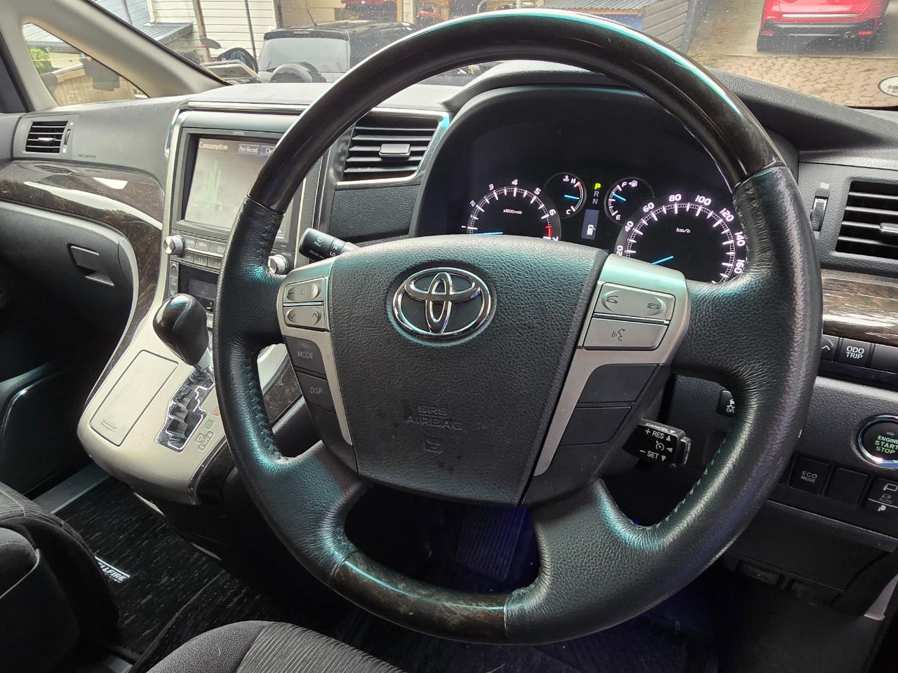 2013 Toyota vellfire