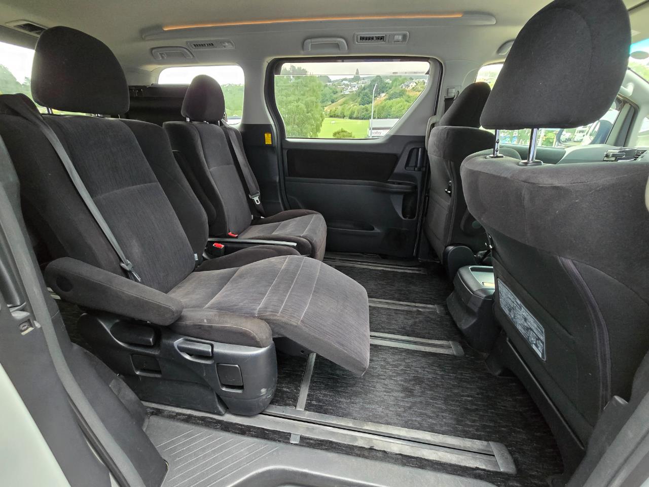 2012 Toyota vellfire