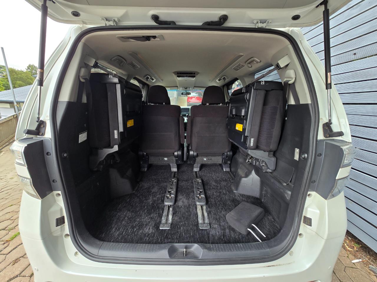 2012 Toyota vellfire